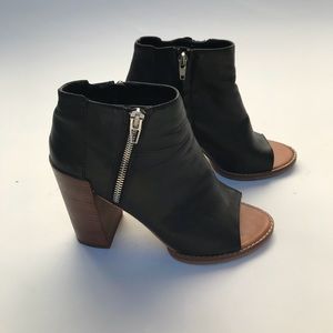 Dolce Vita, open toe booties with zipper
